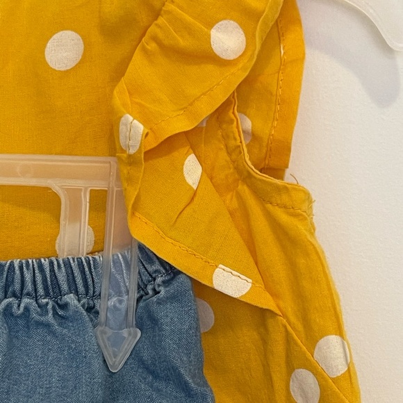 Cute yellow polka dot sets size 6/12m - Picture 3 of 5